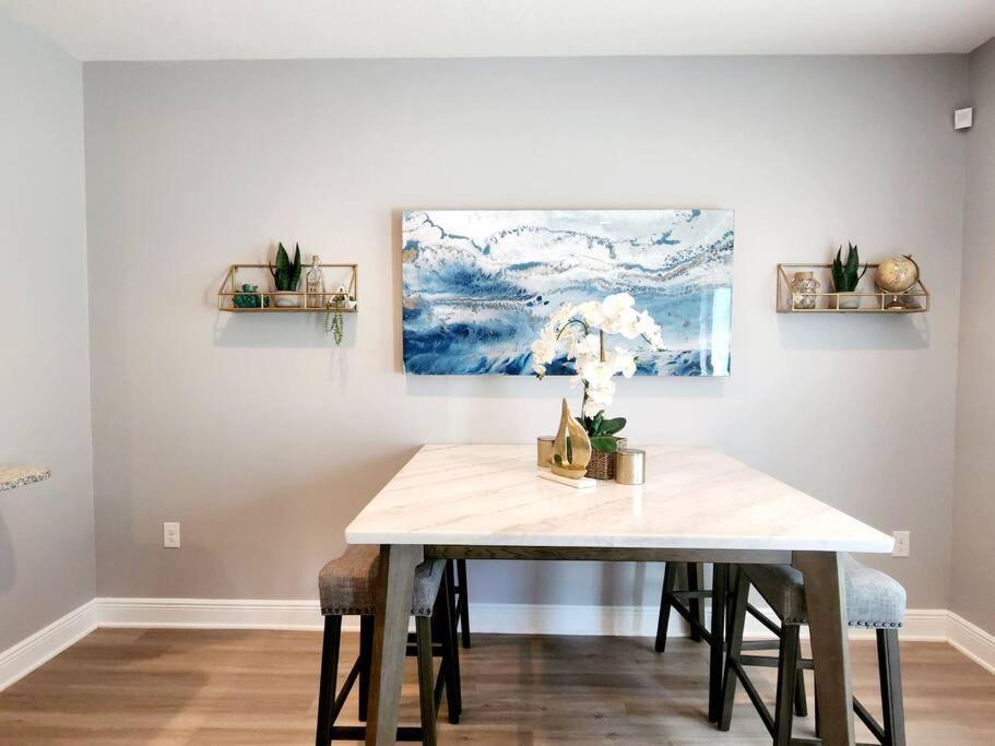 Entire Home- Gorgeous 3Br Townhome Pool, Grill, Washer, Dryer, 2 Free Drive Up Spaces Sleeps 6 Close To Everything Pcb! 파나마 시티 외부 사진