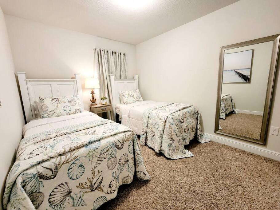 Entire Home- Gorgeous 3Br Townhome Pool, Grill, Washer, Dryer, 2 Free Drive Up Spaces Sleeps 6 Close To Everything Pcb! 파나마 시티 외부 사진