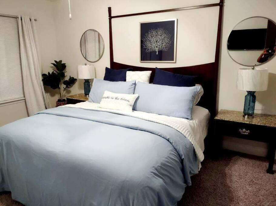 Entire Home- Gorgeous 3Br Townhome Pool, Grill, Washer, Dryer, 2 Free Drive Up Spaces Sleeps 6 Close To Everything Pcb! 파나마 시티 외부 사진